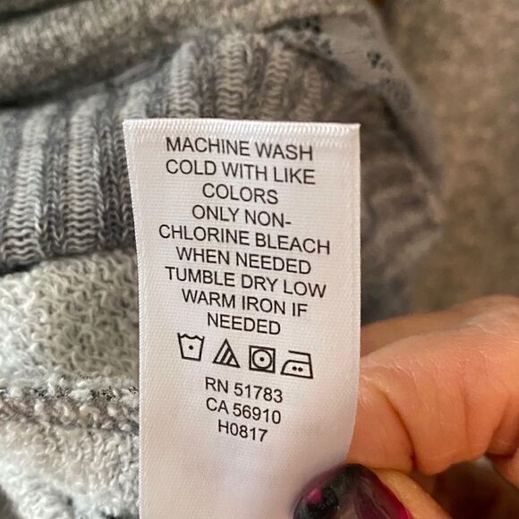 Maurices Sz S NWT Gray Lace Lagenlook Relaxed Fit Cotton Sweater - Picture 10 of 11